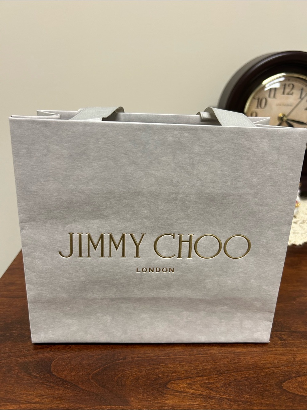 Jimmy Choo Light Cream Glossy Eyewear Case with gray gift bag. - Picture 9 of 9